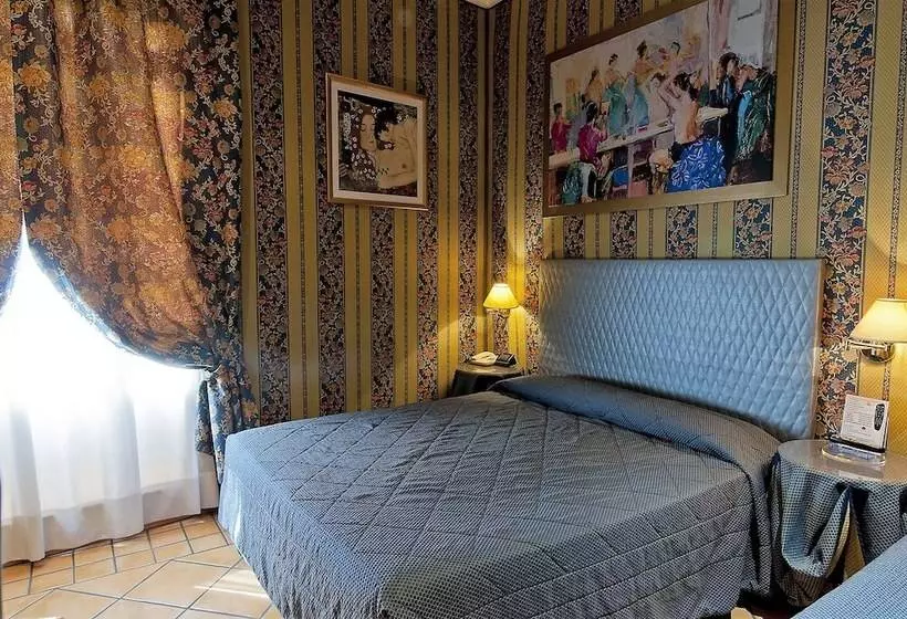 Hotel Lirico
