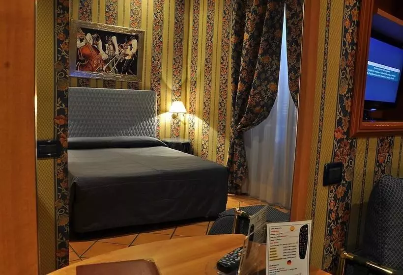 Hotel Lirico