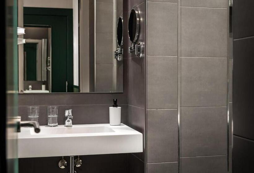 هتل Bypillow Mothern