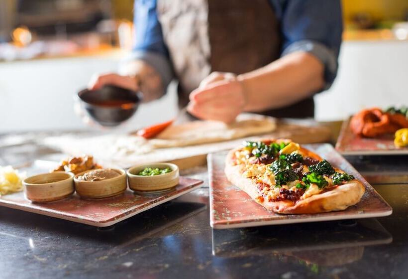 هتل Pullman London St Pancras