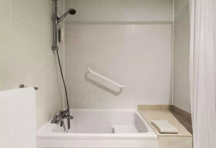 호텔 Ramada Cambridge