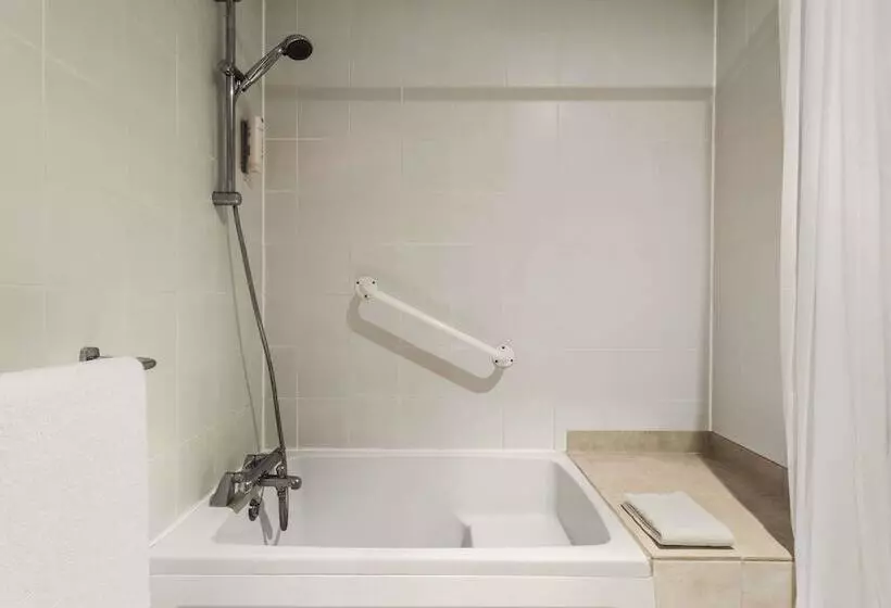 호텔 Ramada Cambridge