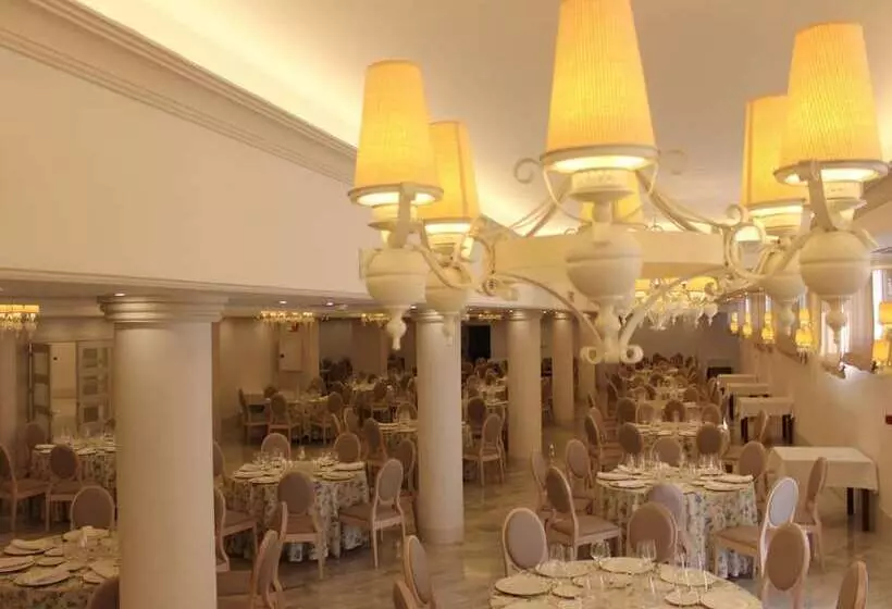 Отель Reyes Ziries