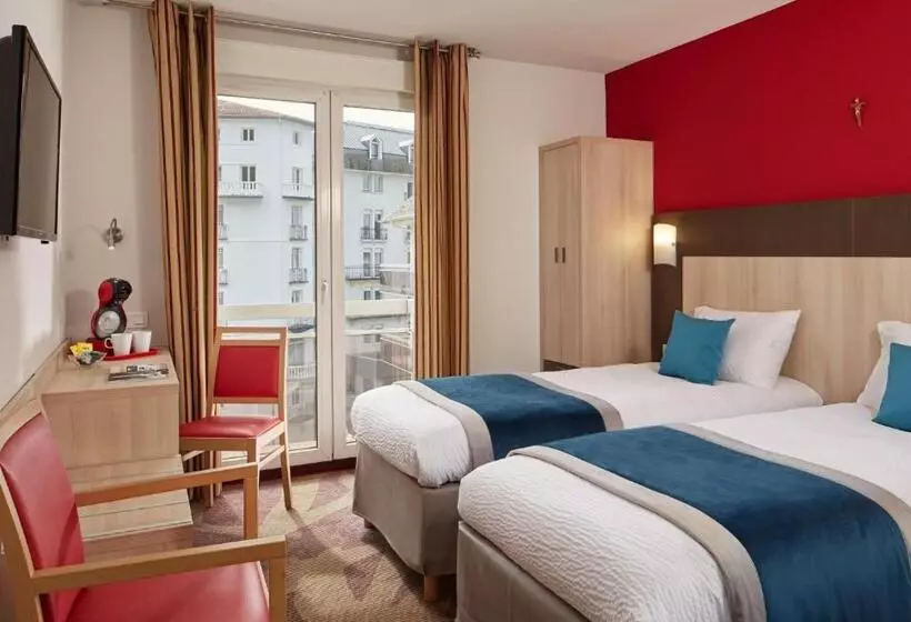 Otel Roissy