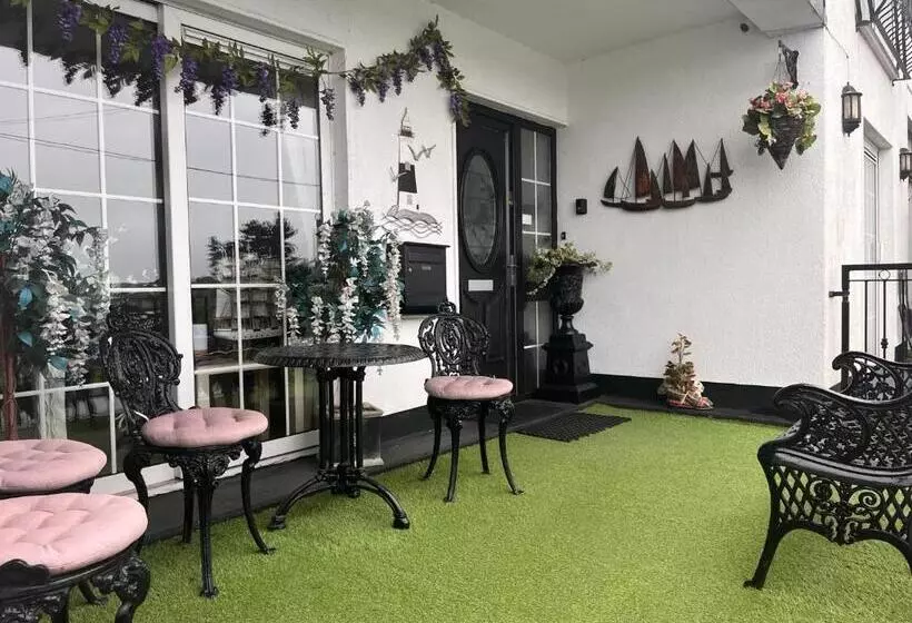 酒店 The Light House