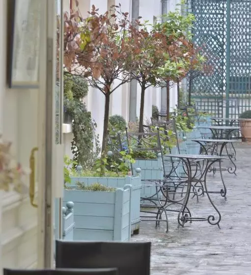 ホテル Unic Renoir Saint Germain