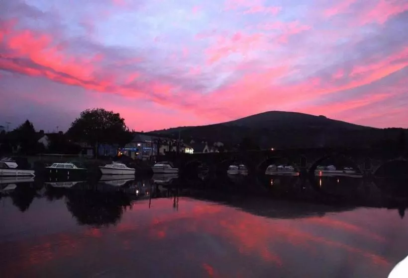 ホテル Waterside Guesthouse