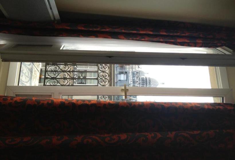 اقامتگاه Villa Montmartre