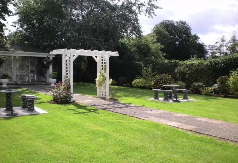 Templemore Arms Hotel