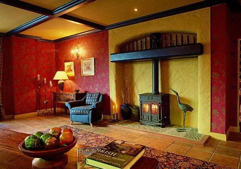 White Gates Hotel