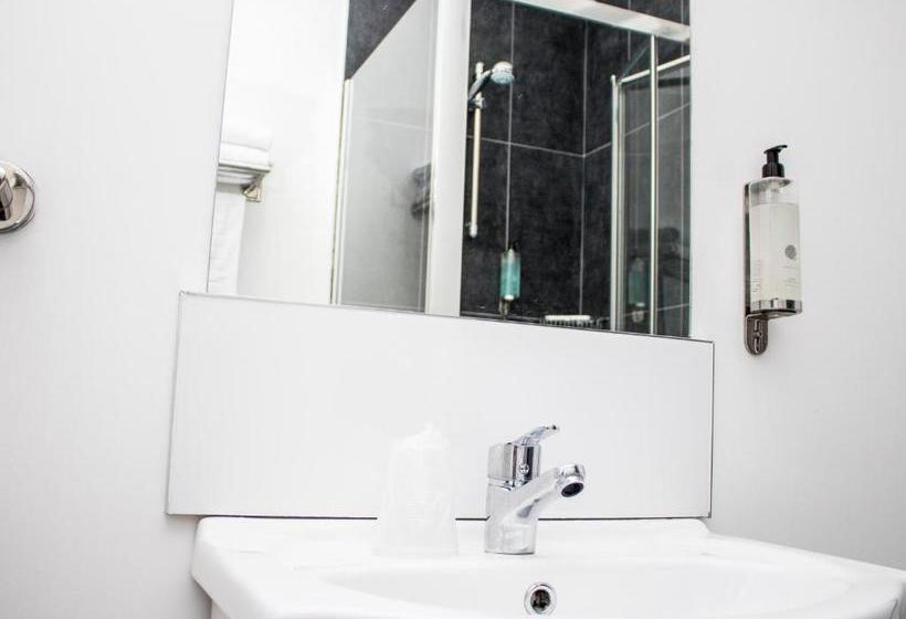 Общежитие The Rostrevor Inn