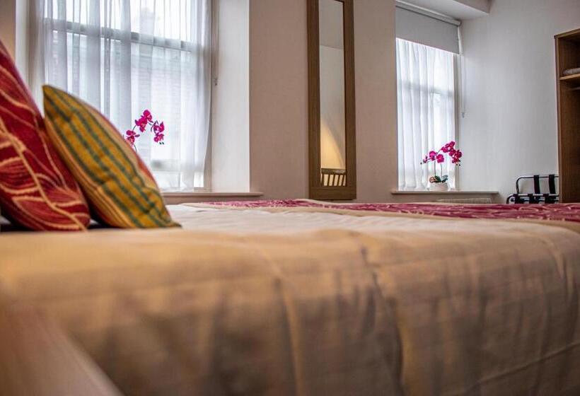 Общежитие The Rostrevor Inn