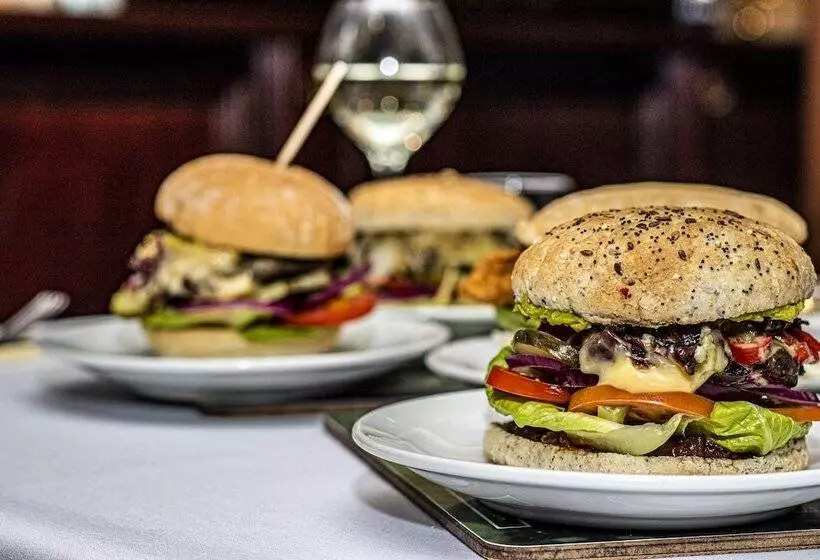 ユースホステル The Rostrevor Inn