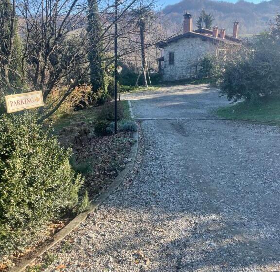 ベッドアンドブレックファースト Il Castello Di Tassara