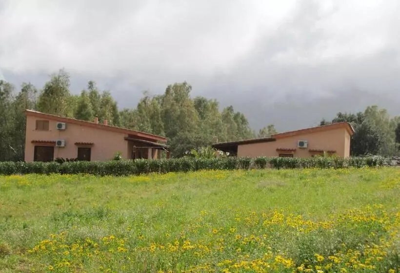 هتل B&b Monte Gruttas