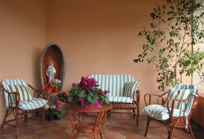هتل B&b Monte Gruttas