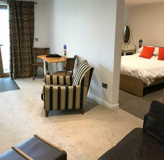 Hotelli Rutland Point Rooms