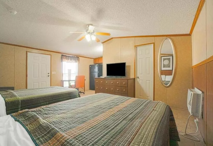 モーテル Grand Eagle Ford Lodge & Rv Park