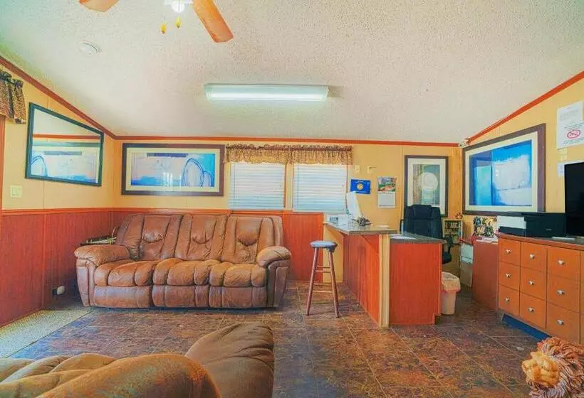 モーテル Grand Eagle Ford Lodge & Rv Park