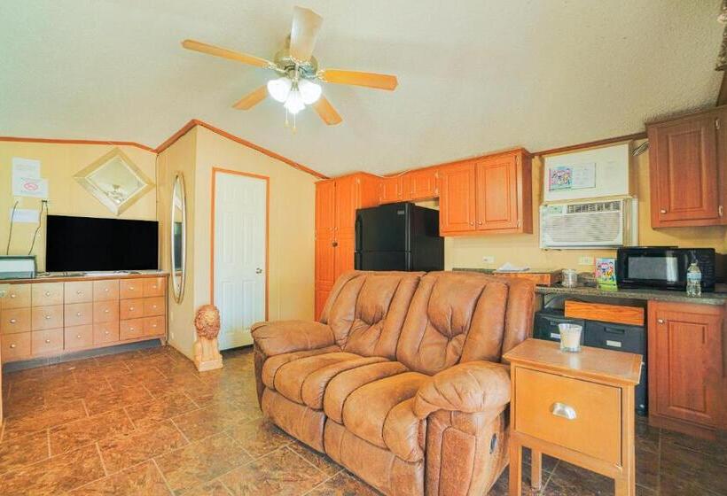 فندق على الطريق Grand Eagle Ford Lodge & Rv Park