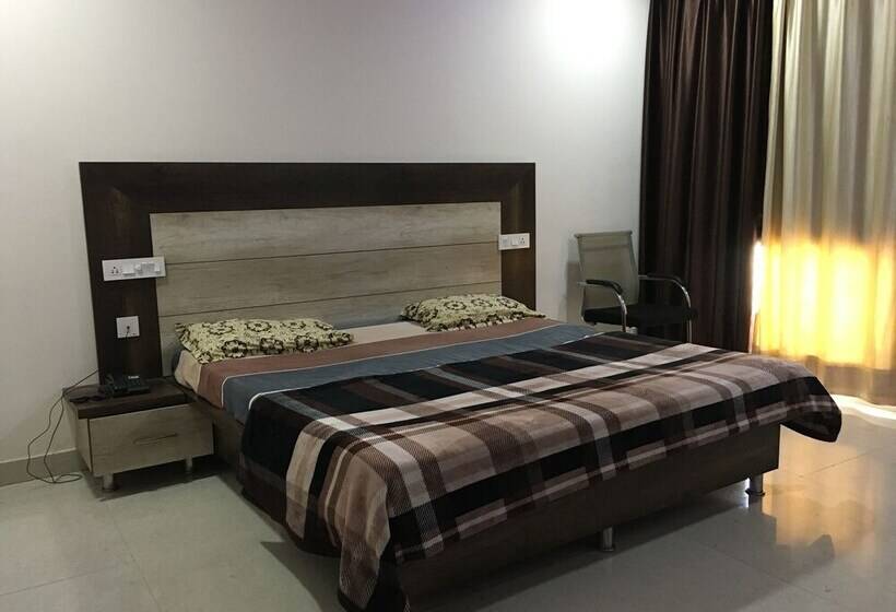 فندق Gold Residency Kurukshetra
