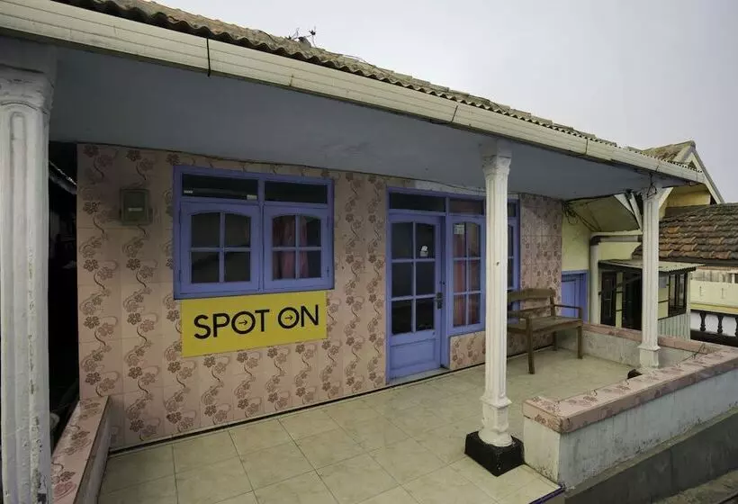 Hotelli Spot On 2126 Bromo Indah Homestay