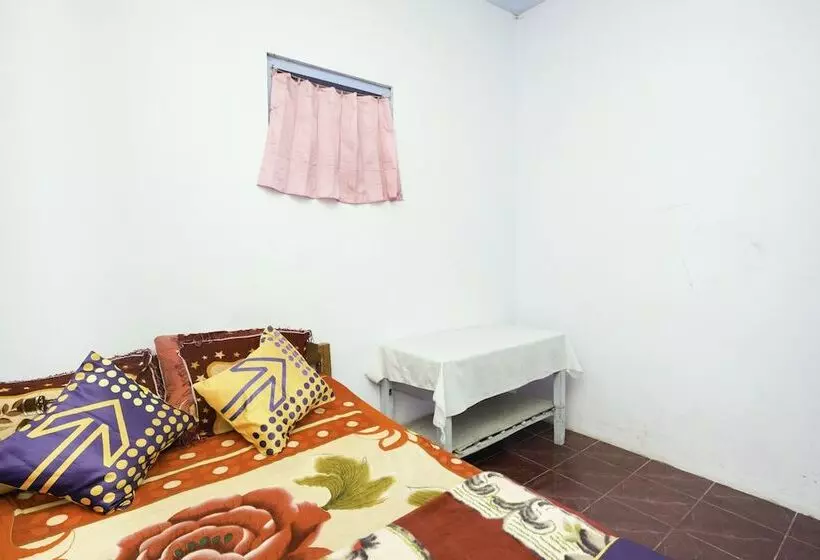 Hotelli Spot On 2126 Bromo Indah Homestay