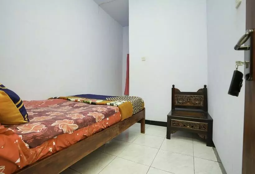 Hotelli Spot On 2126 Bromo Indah Homestay