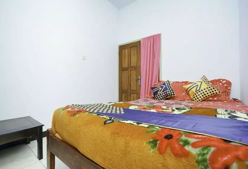 Hotelli Spot On 2126 Bromo Indah Homestay