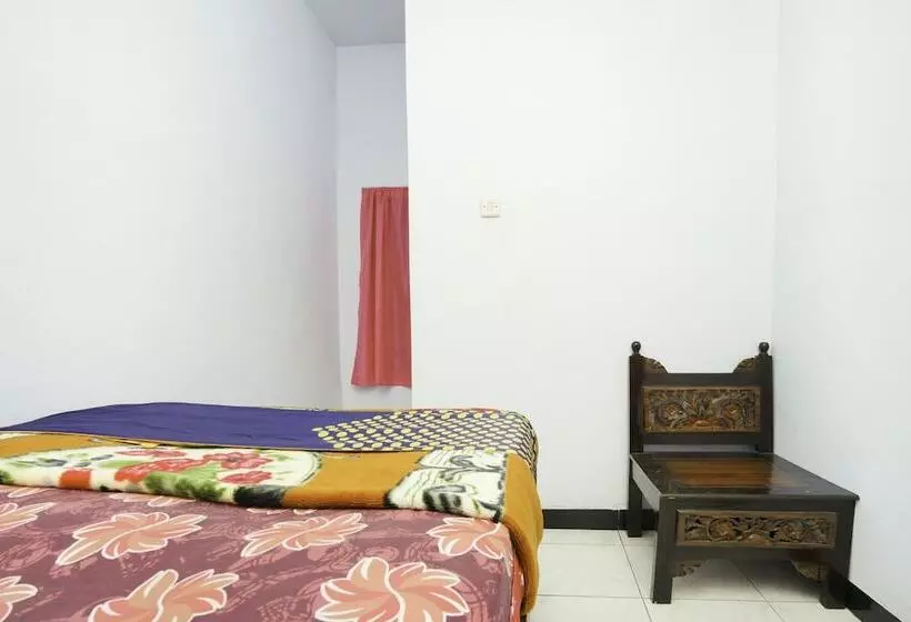 Hotelli Spot On 2126 Bromo Indah Homestay
