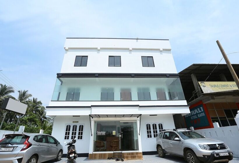 בית מלון כפרי Sunshine By Oyo Rooms