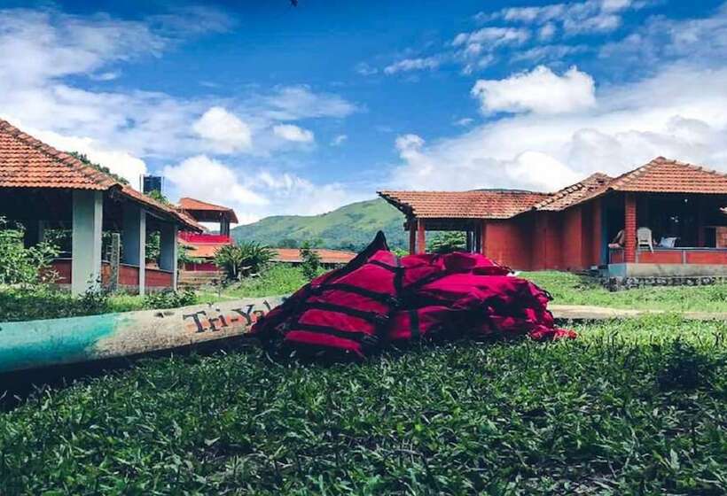 Jungle Mount Adventure Camp   Hostel