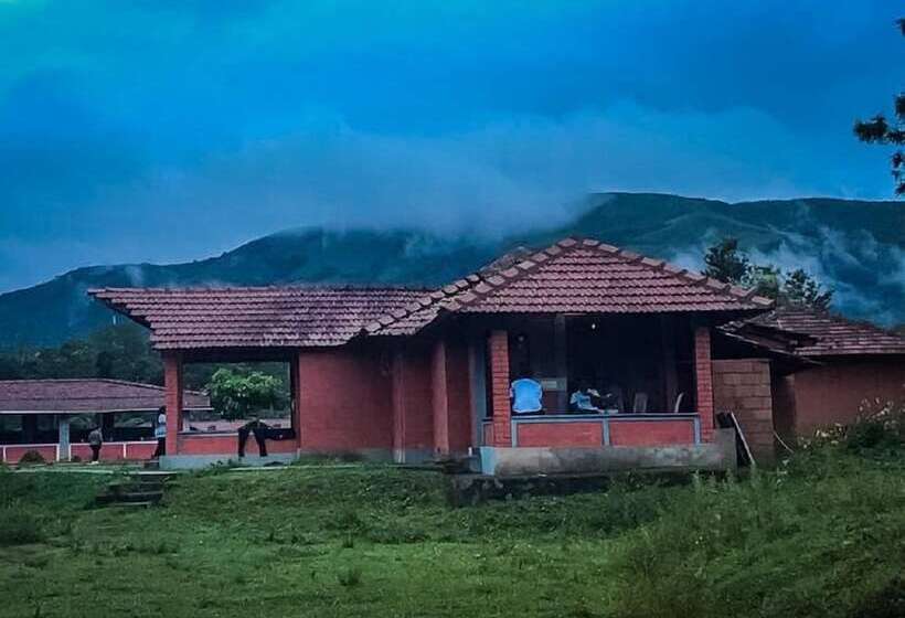 Jungle Mount Adventure Camp   Hostel