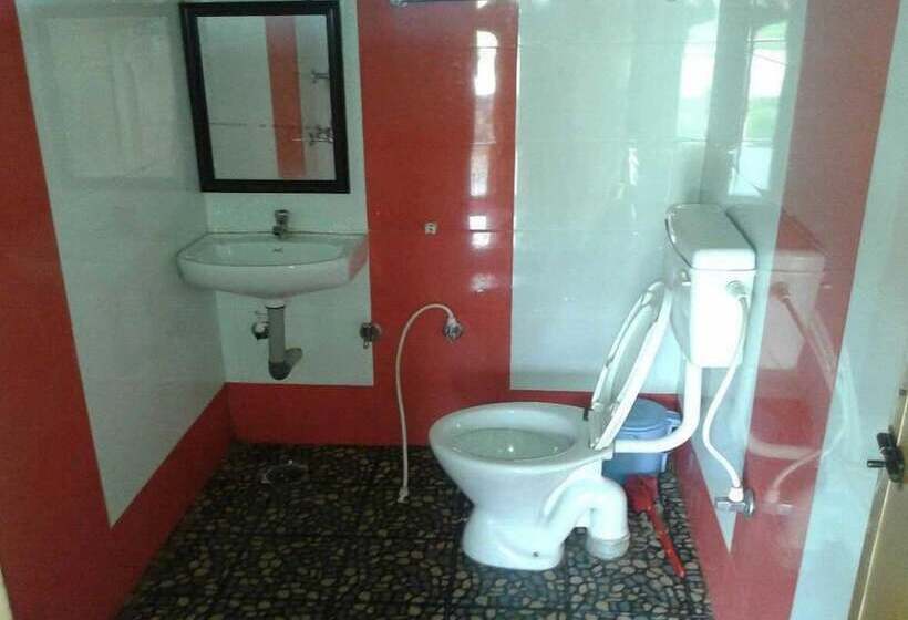 Jungle Mount Adventure Camp   Hostel