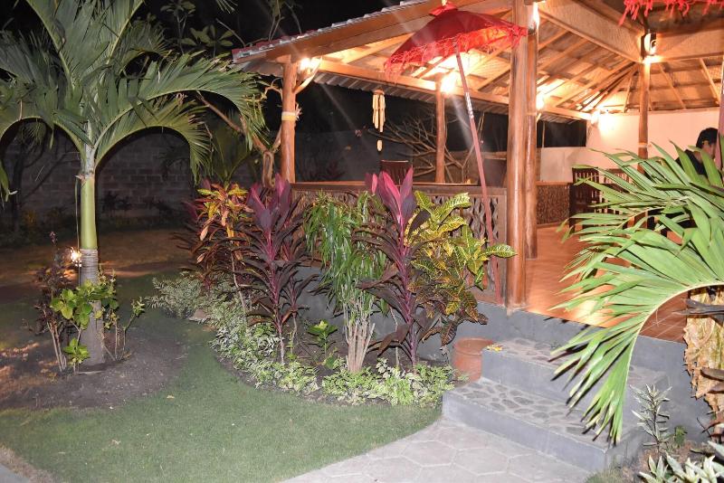 Общежитие Made Taro Menjangan Homestay