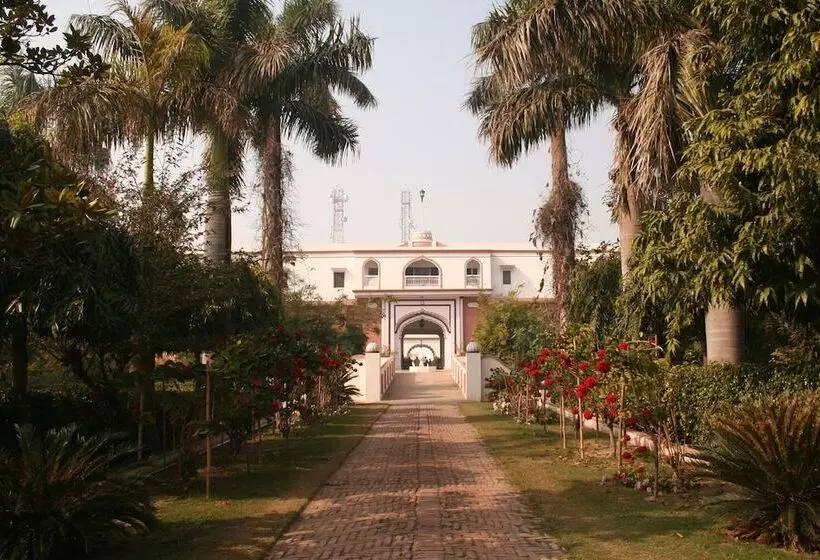 Hotelli Aamod Mudfort Kuchesar