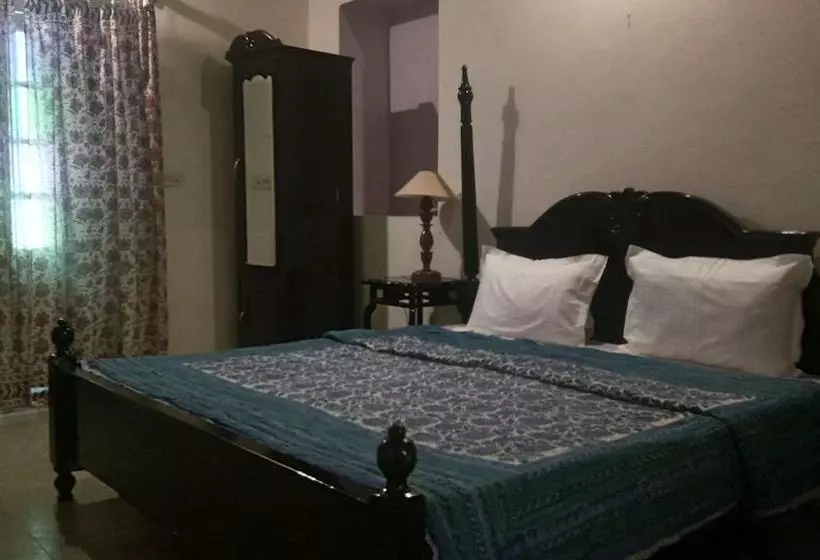 Hotelli Aamod Mudfort Kuchesar