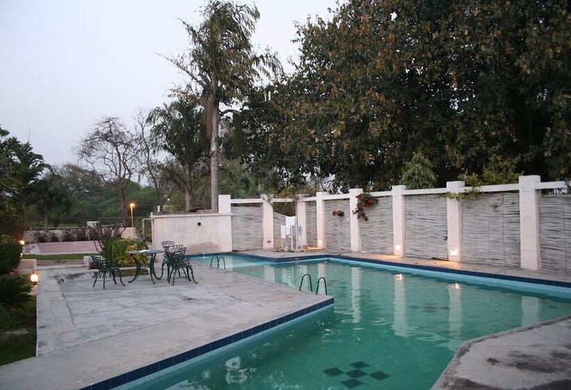 ホテル Aamod Mudfort Kuchesar