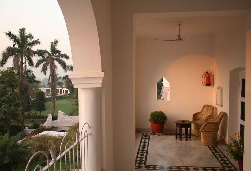 Отель Aamod Mudfort Kuchesar