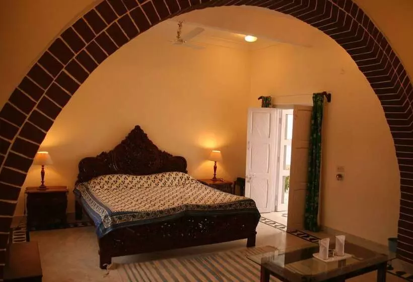 Hotelli Aamod Mudfort Kuchesar