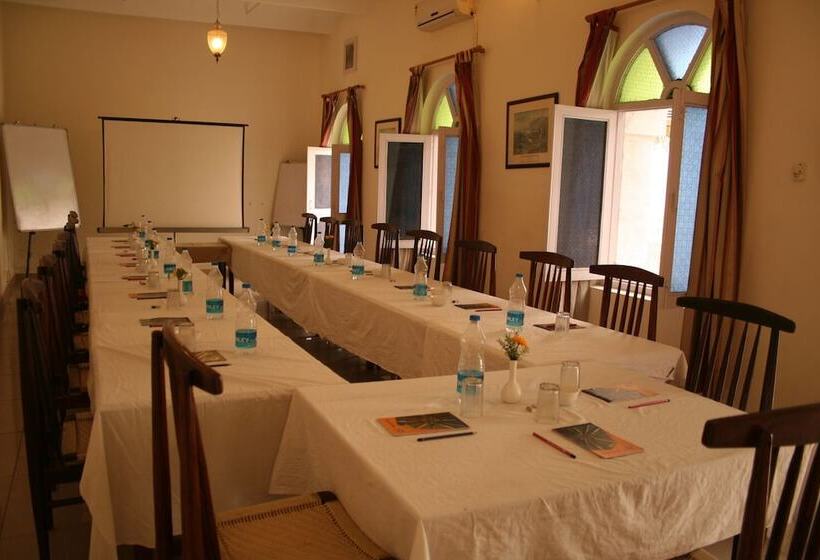 Отель Aamod Mudfort Kuchesar