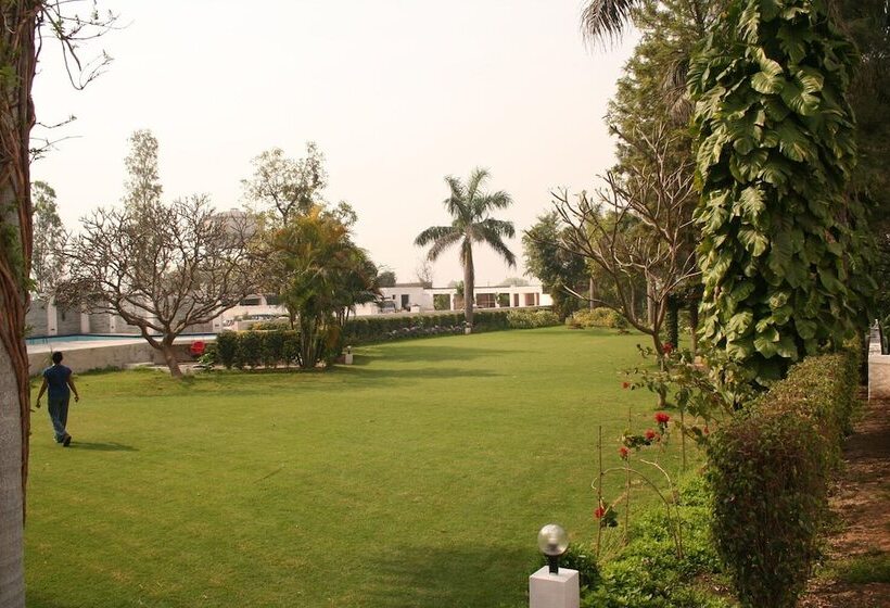 ホテル Aamod Mudfort Kuchesar