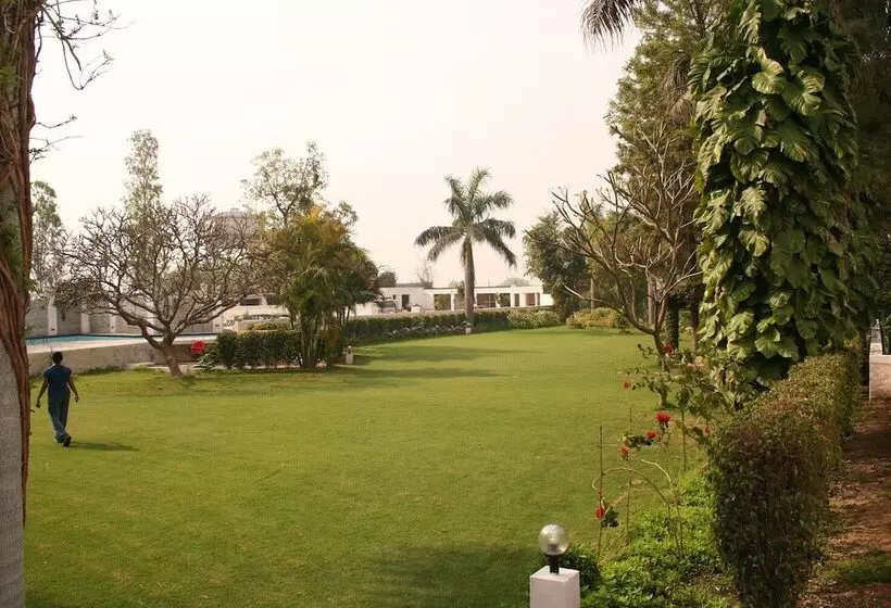 Hotelli Aamod Mudfort Kuchesar