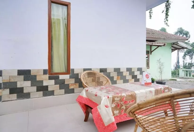 ホテル Family Homestay By Oyo Rooms