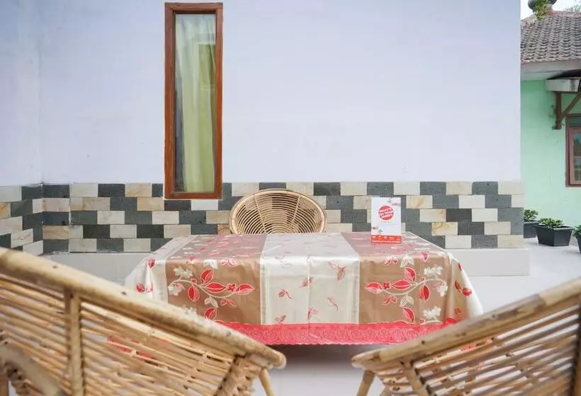 ホテル Family Homestay By Oyo Rooms