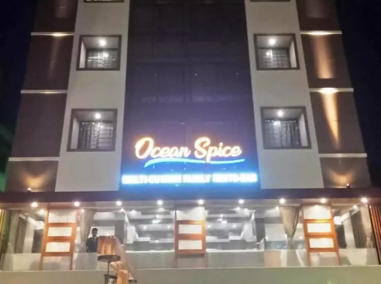 ホテル Maval Grand