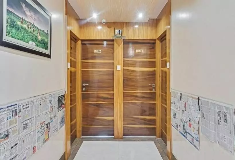 ホテル Maval Grand