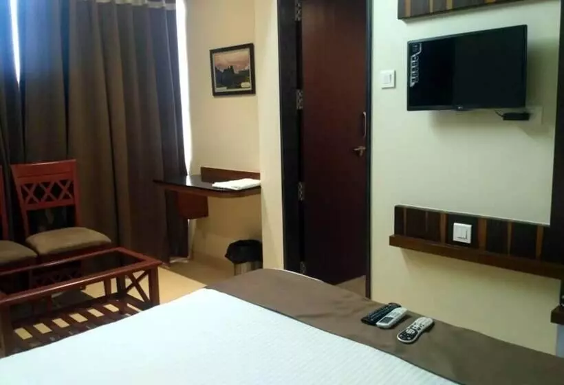 ホテル Maval Grand