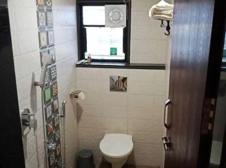 ホテル Maval Grand