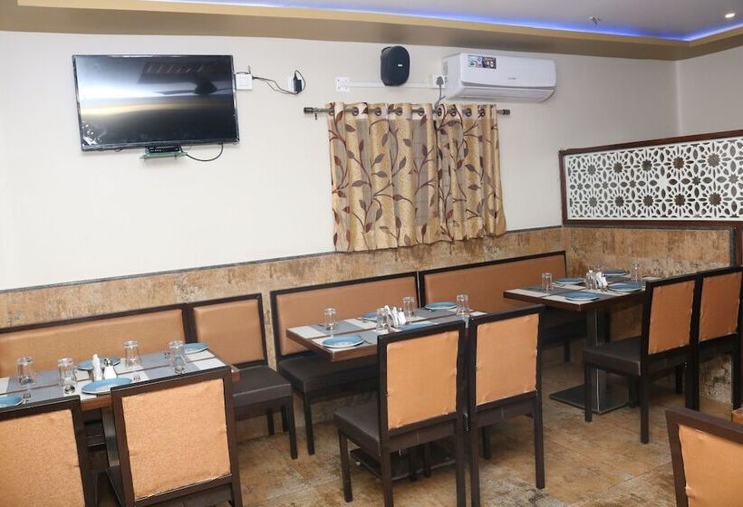 هتل Pooja Residency